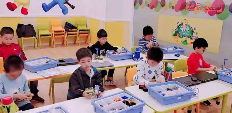 山东机器人编程：全世界都为孩子学习少儿编程而疯狂，“少儿编程”以风靡全球。(图6)