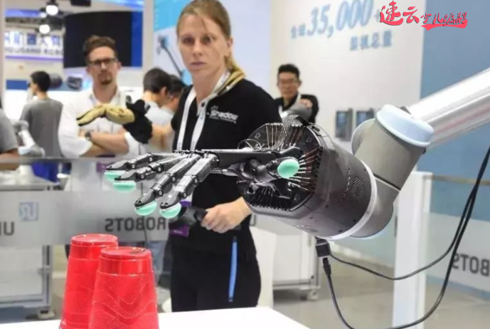 济南机器人编程：从2019世界机器人大会上看编程教育！~山东机器人编程~机器人编程(图3)