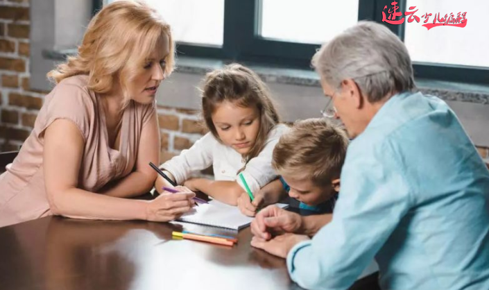 济南少儿编程:孩子学得少儿编程和程序员的编程有什么区别?~山东少儿编程(图4) 济南少儿编程:孩子学得少儿编程和程序员的编程有什么区别?~山东少儿编程(图4)