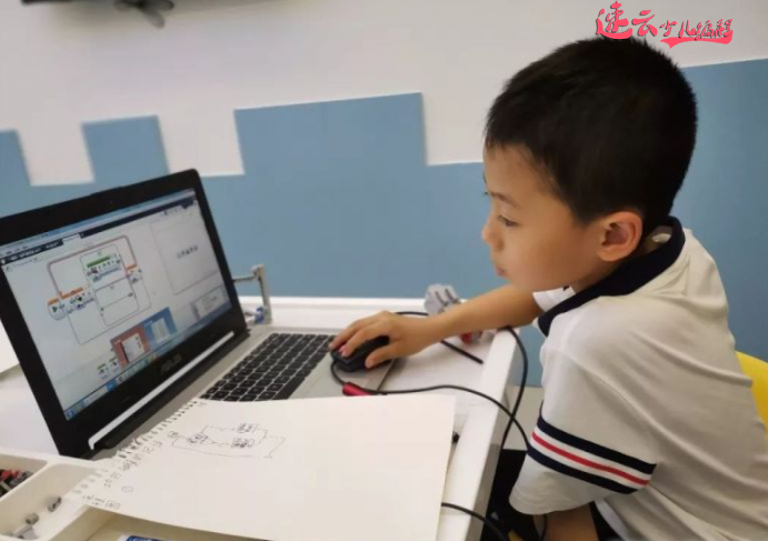 无人机编程:编程教育已经超越了传统学科!~济南无人机编程~山东无人机编程(图4) 无人机编程:编程教育已经超越了传统学科!~济南无人机编程~山东无人机编程(图4)