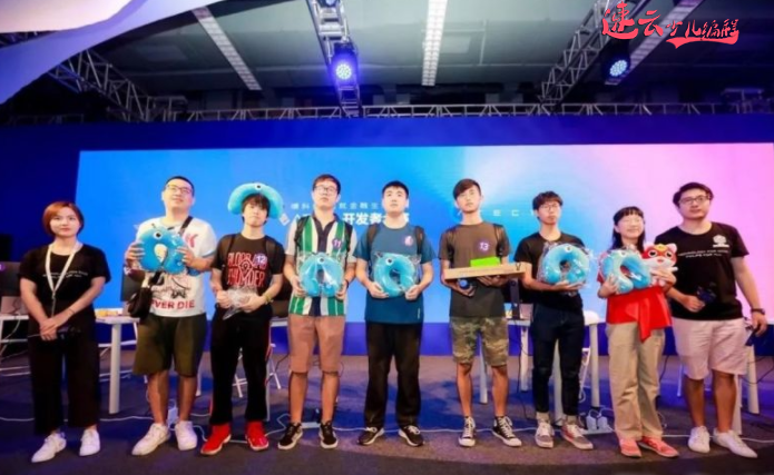 山东少儿编程：谁说女孩不能学编程，学编程的女孩都是学霸！~济南少儿编程~少儿编程(图2)