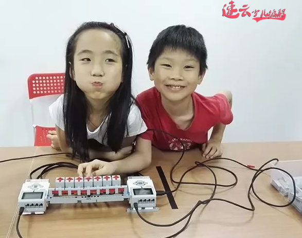 济南少儿编程:编程教育和机器人编程教育,家长们如何取舍?~山东少儿编程~少儿编程(图2) 济南少儿编程:编程教育和机器人编程教育,家长们如何取舍?~山东少儿编程~少儿编程(图2)