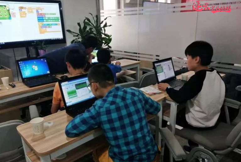 济南机器人编程:编程连接世界,孩子创造未来!~山东机器人编程~机器人编程(图3) 济南机器人编程:编程连接世界,孩子创造未来!~山东机器人编程~机器人编程(图3)