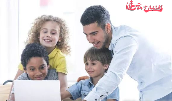 无人机编程:身边孩子都学习的少儿编程,到底学什么!~济南无人机编程~山东无人机编程(图3) 无人机编程:身边孩子都学习的少儿编程,到底学什么!~济南无人机编程~山东无人机编程(图3)