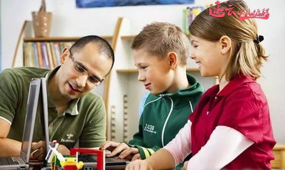 无人机编程:身边孩子都学习的少儿编程,到底学什么!~济南无人机编程~山东无人机编程(图2) 无人机编程:身边孩子都学习的少儿编程,到底学什么!~济南无人机编程~山东无人机编程(图2)